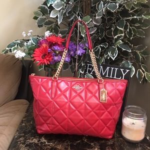 AVA CHAIN TOTE IN QUILTED LEATHER